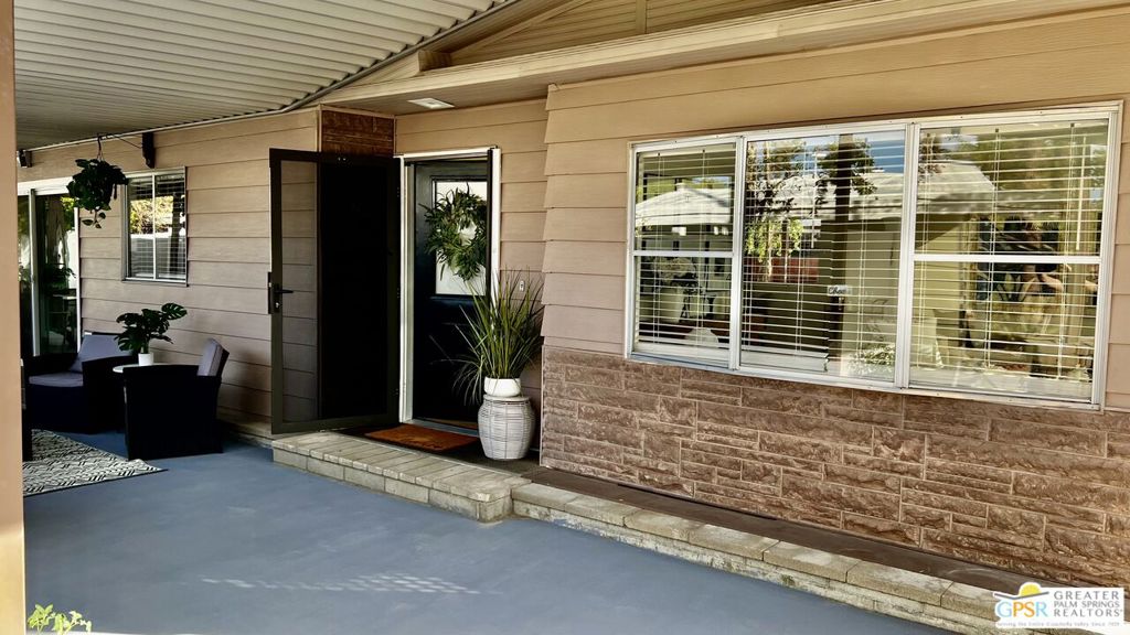 Date Palm Country Cl - Manufactured In Park