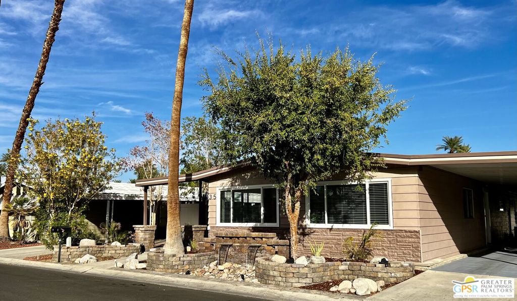 Date Palm Country Cl - Manufactured In Park