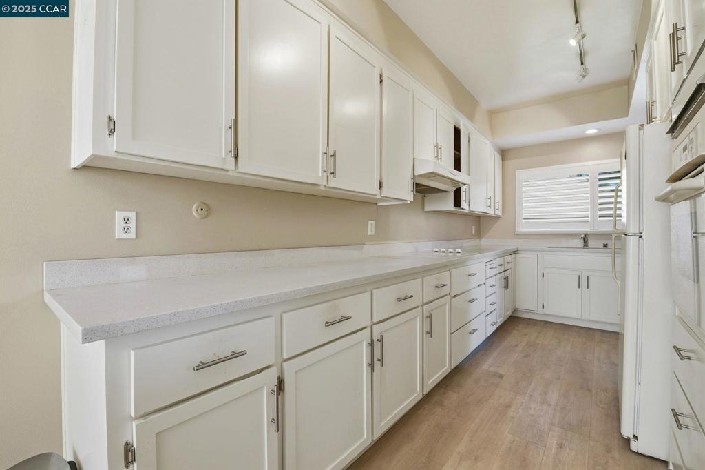 ROSSMOOR - Residential