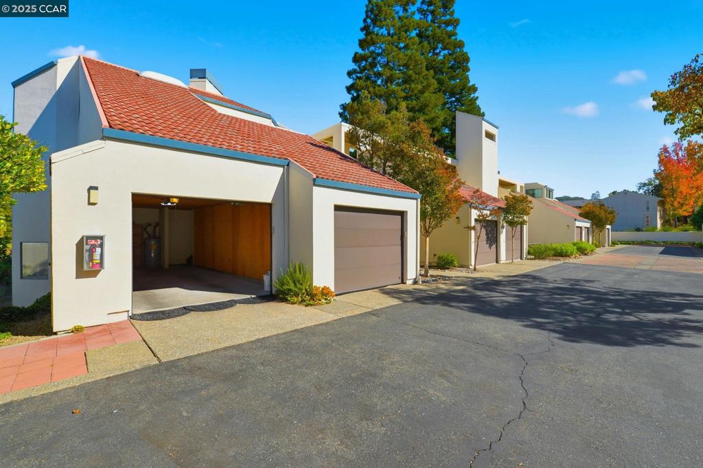 ROSSMOOR - Residential