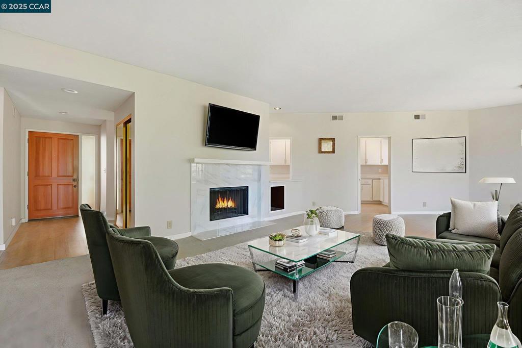 ROSSMOOR - Residential