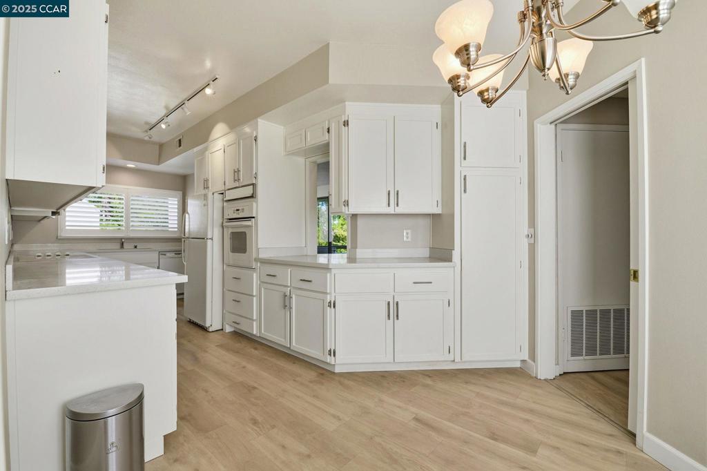 ROSSMOOR - Residential