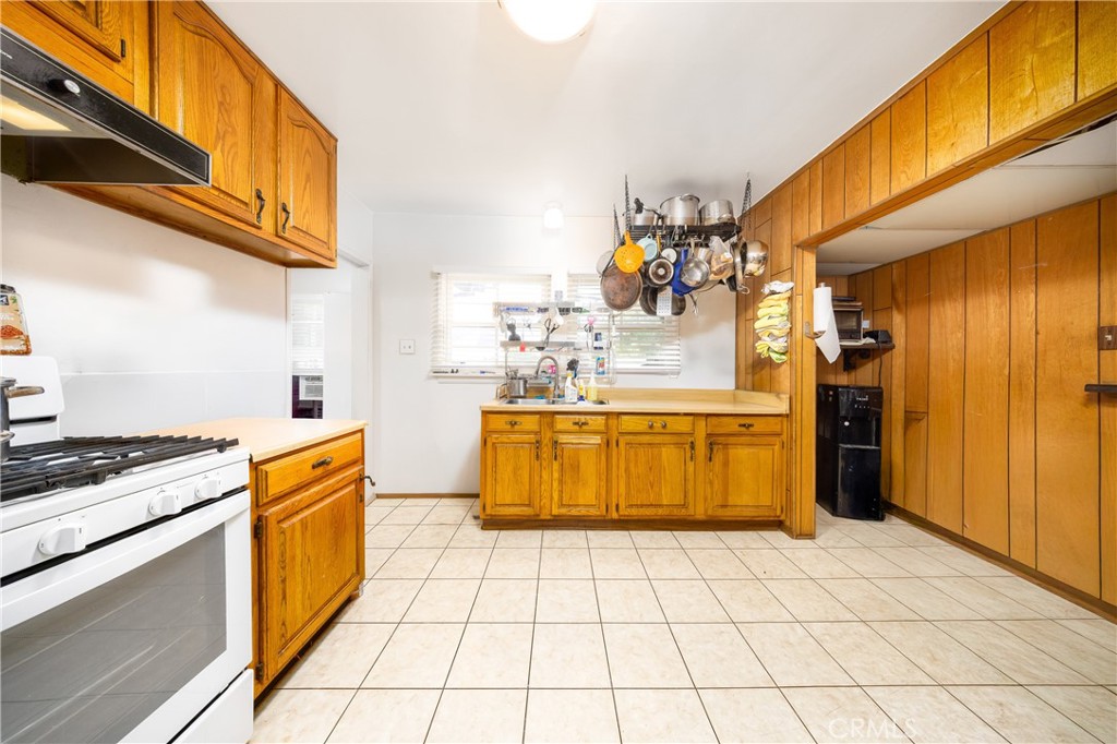 12203 Klingerman Street