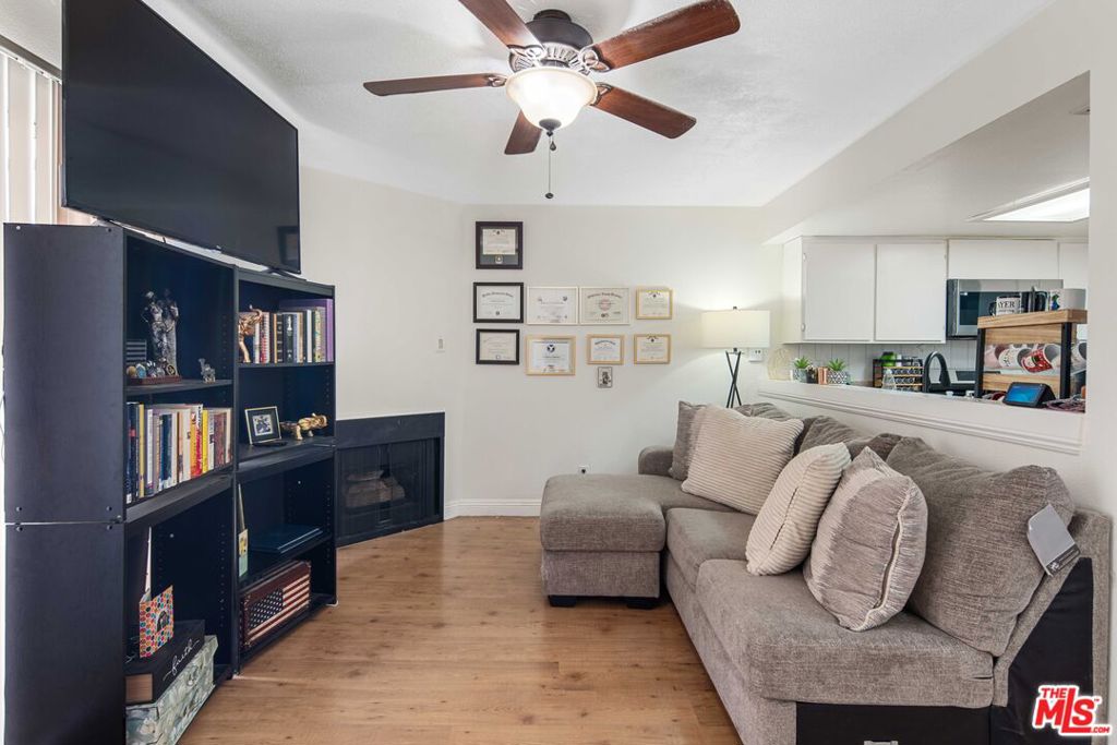 18209 Sierra Highway 112