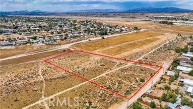 Beautiful 4.4 Acres piece of land, great location in the heart of Hesperia city. Ready to build your custom home look no further.