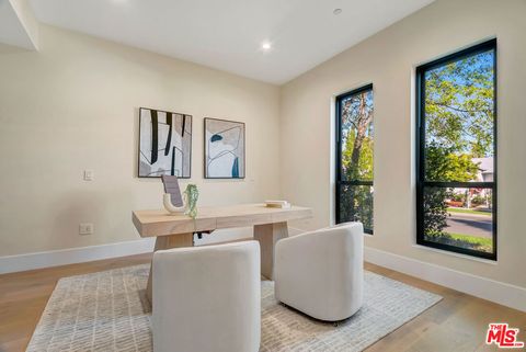 Tiny photo for 5935 Yarmouth Avenue, Encino, CA 91316 (MLS # 26636297)