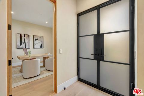 Tiny photo for 5935 Yarmouth Avenue, Encino, CA 91316 (MLS # 26636297)