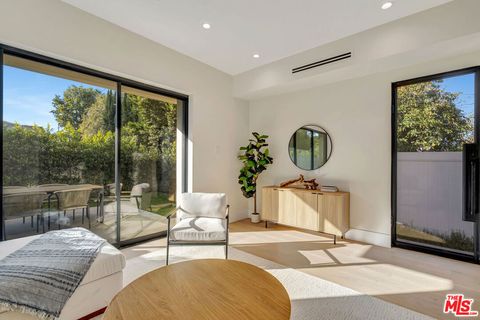 Tiny photo for 5935 Yarmouth Avenue, Encino, CA 91316 (MLS # 26636297)