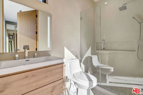 Tiny photo for 5935 Yarmouth Avenue, Encino, CA 91316 (MLS # 26636297)