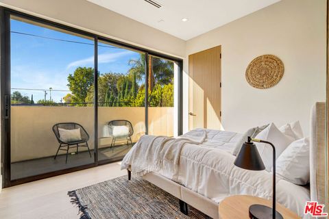 Tiny photo for 5935 Yarmouth Avenue, Encino, CA 91316 (MLS # 26636297)