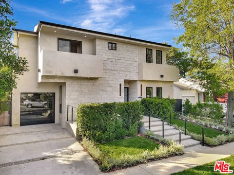 Tiny photo for 5935 Yarmouth Avenue, Encino, CA 91316 (MLS # 26636297)