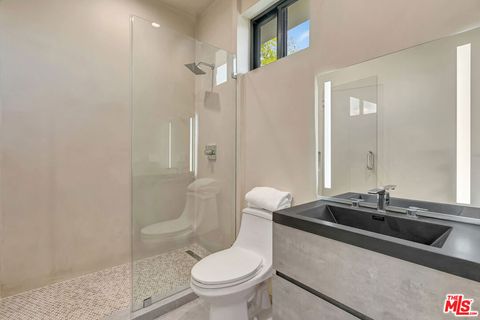 Tiny photo for 5935 Yarmouth Avenue, Encino, CA 91316 (MLS # 26636297)