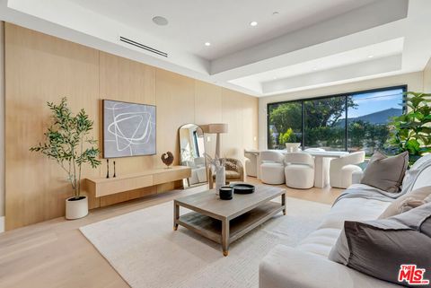 Tiny photo for 5935 Yarmouth Avenue, Encino, CA 91316 (MLS # 26636297)