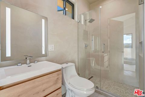 Tiny photo for 5935 Yarmouth Avenue, Encino, CA 91316 (MLS # 26636297)