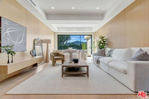 Tiny photo for 5935 Yarmouth Avenue, Encino, CA 91316 (MLS # 26636297)