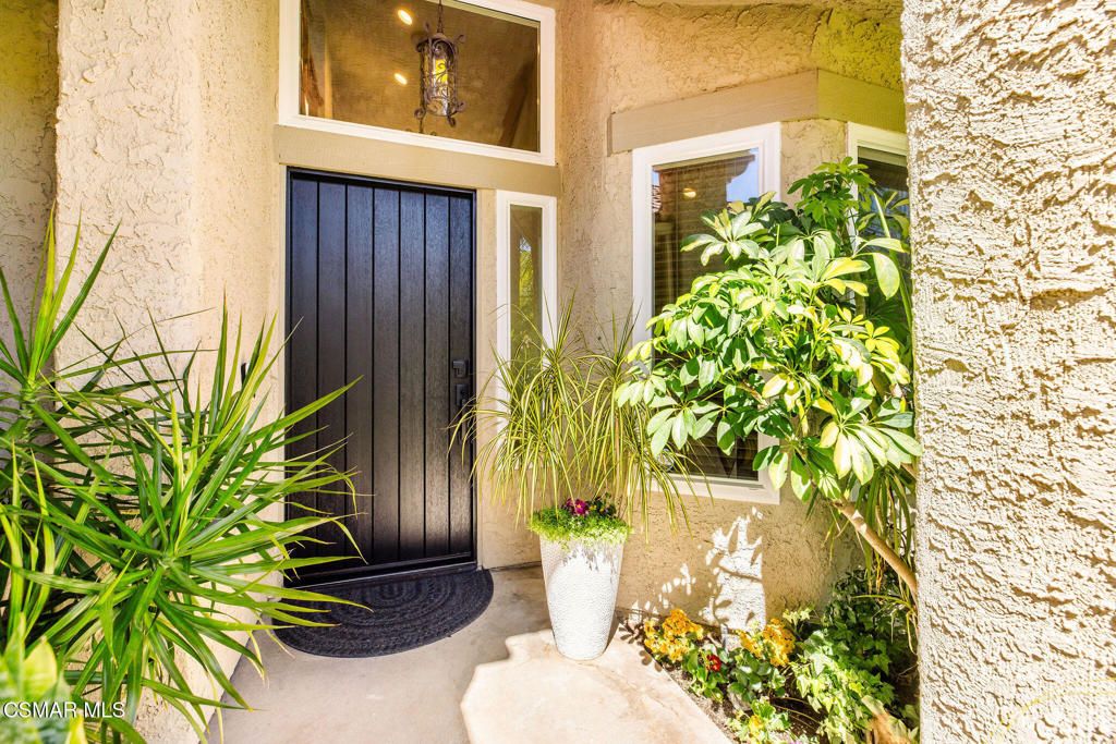 Photo of 6825 Eaglehaven Lane, Oak Park, CA 91377 (MLS # 226001312)