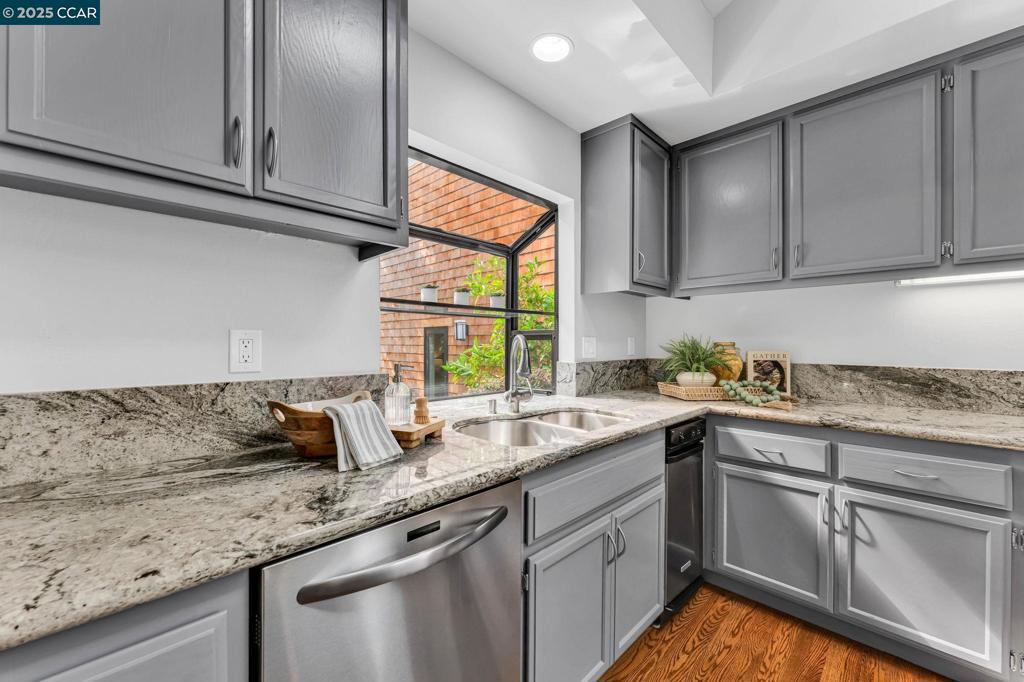 TICE VALLEY OAKS - Residential