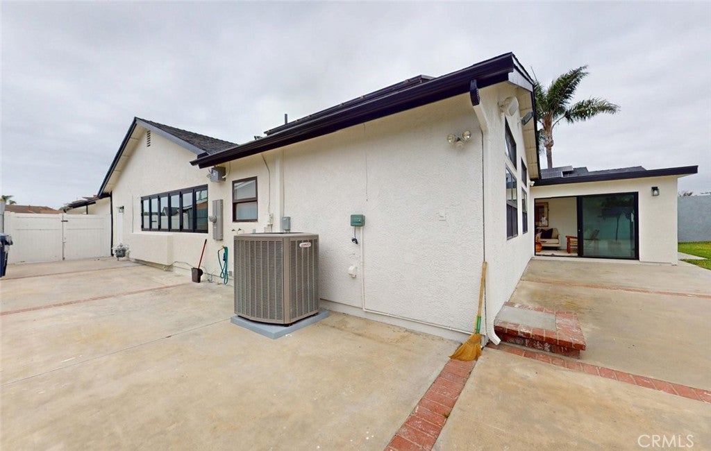 5781 Rogers, Huntington Beach CA 92649 - Photo 50