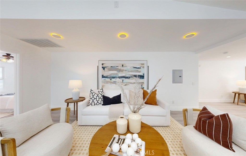 5781 Rogers, Huntington Beach CA 92649 - Photo 7