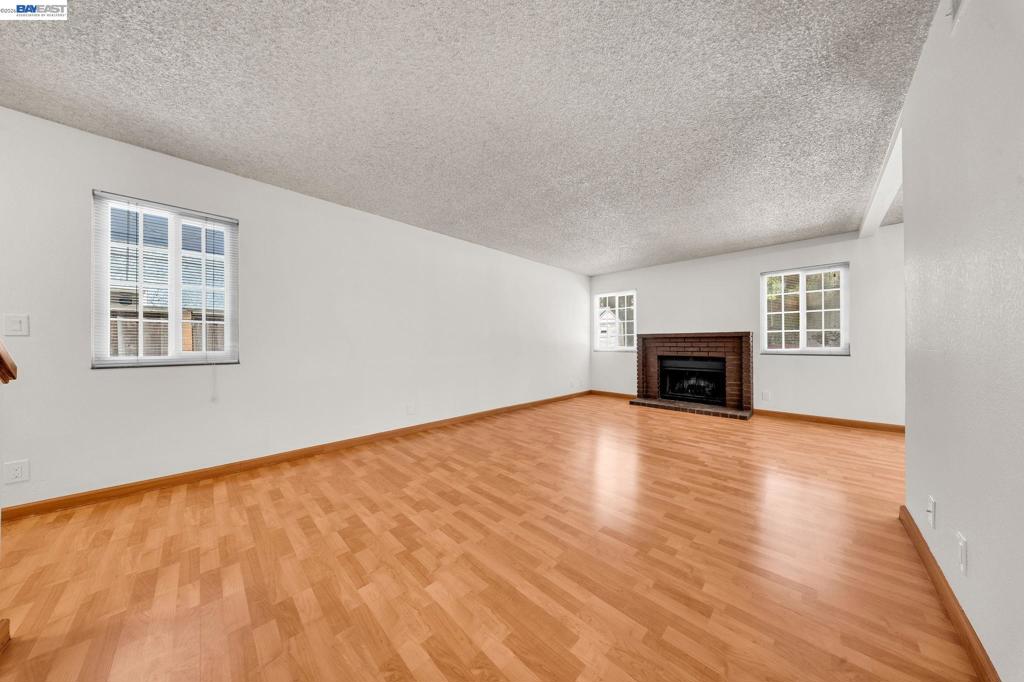 35918 Vivian Pl