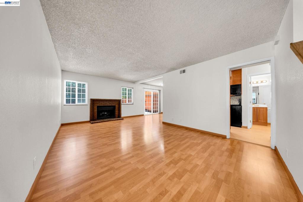 35918 Vivian Pl
