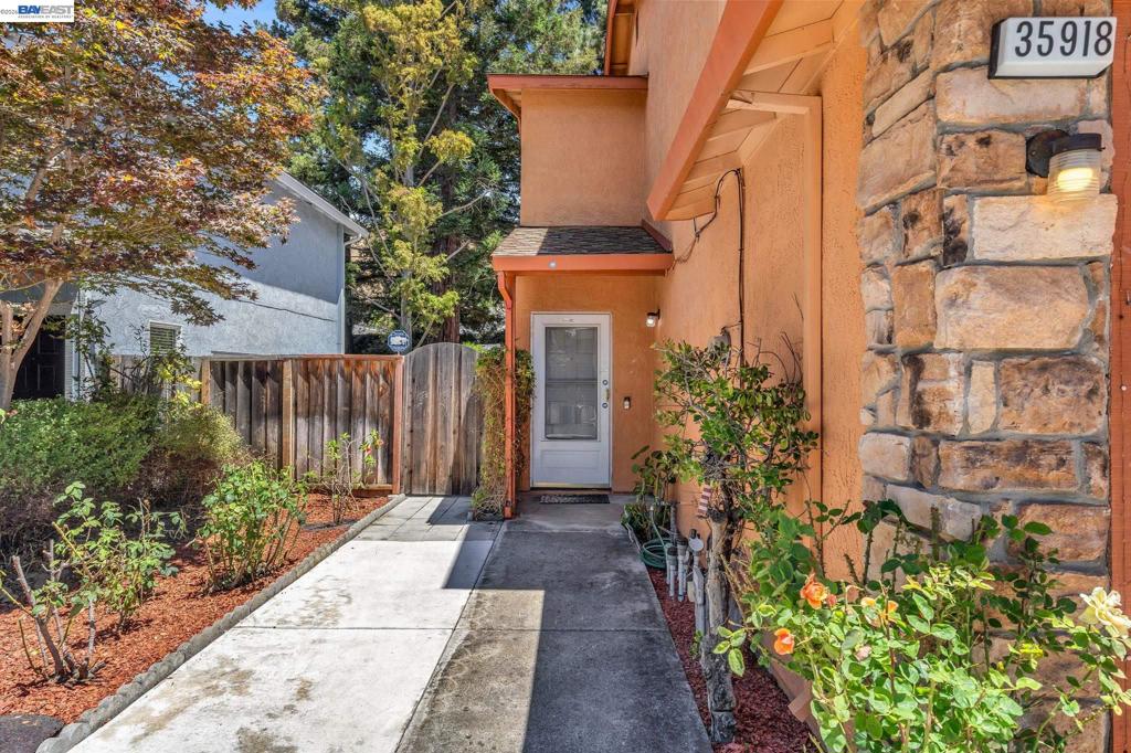 35918 Vivian Pl