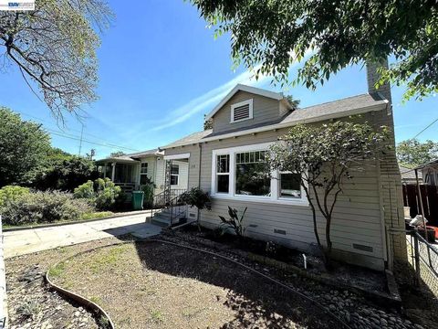 318 E Pine St Stockton CA 95204