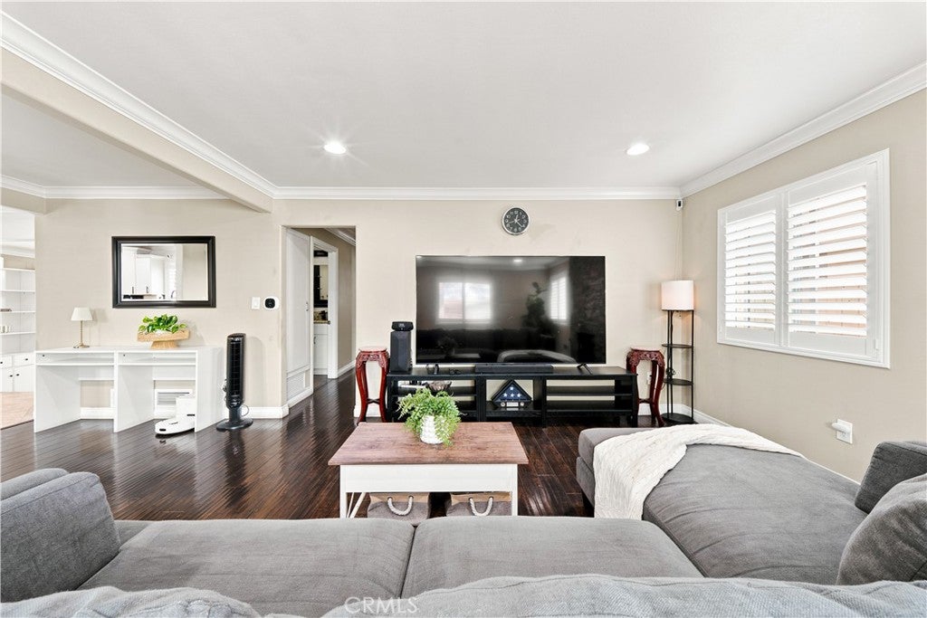 1309 N Catalpa