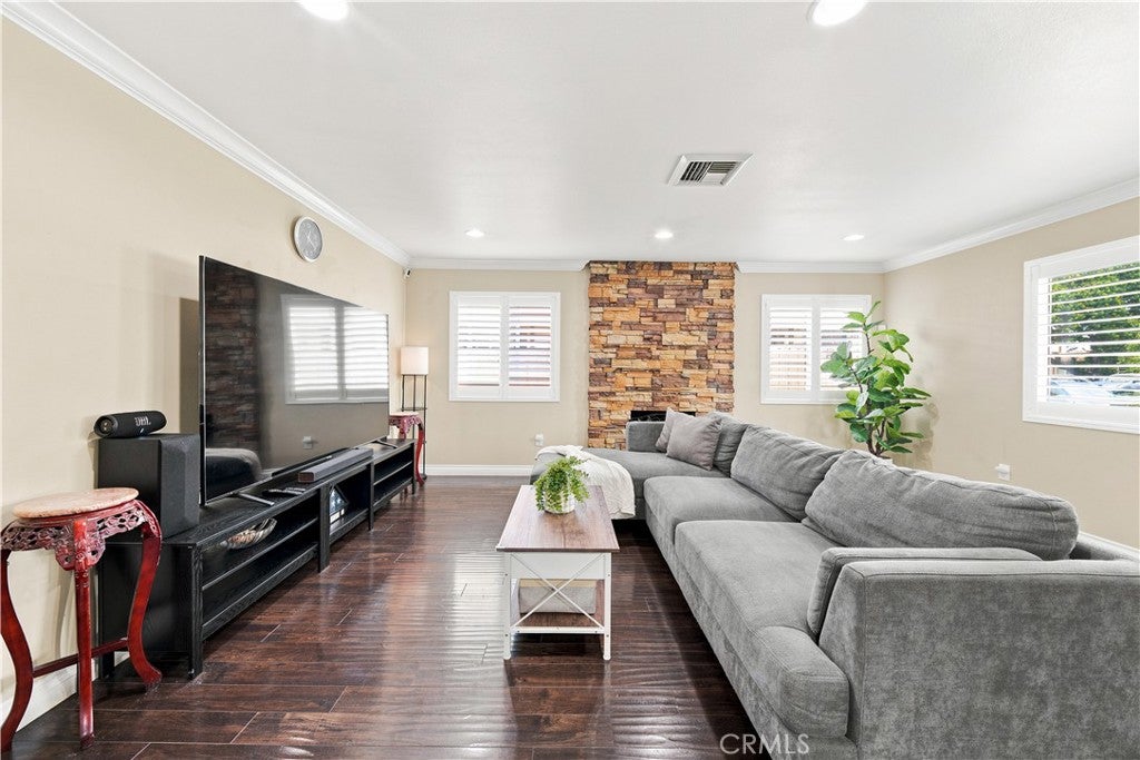 1309 N Catalpa