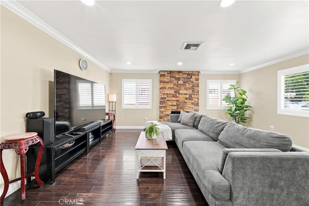 1309 N Catalpa