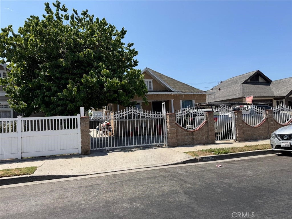 1182 Rolland Curtis Place