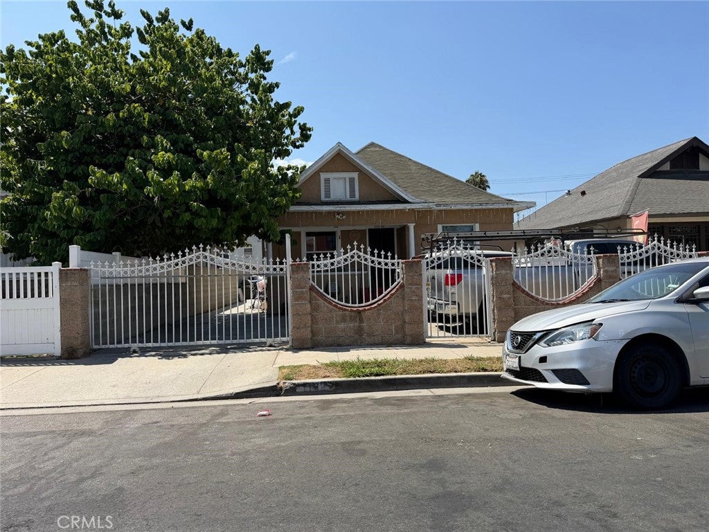 1182 Rolland Curtis Place, Los Angeles CA 90037