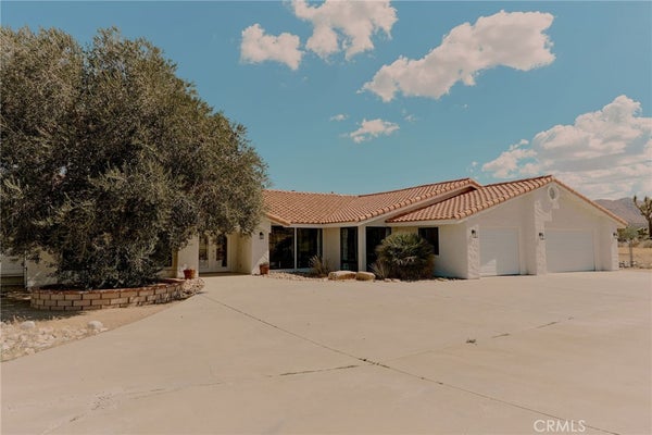 8975 FORTUNA AVE, YUCCA VALLEY, CA 92284 - Image f2c7e331063f9fcbfa35df421df766a5/3045131487