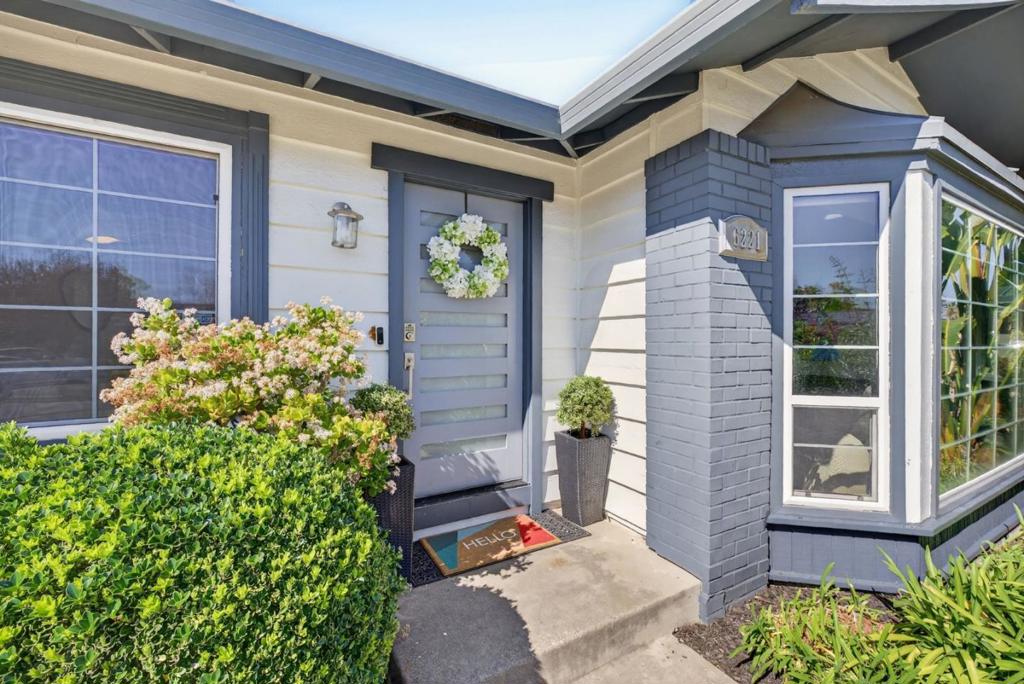 6221 Glider Drive, San Jose CA 95123