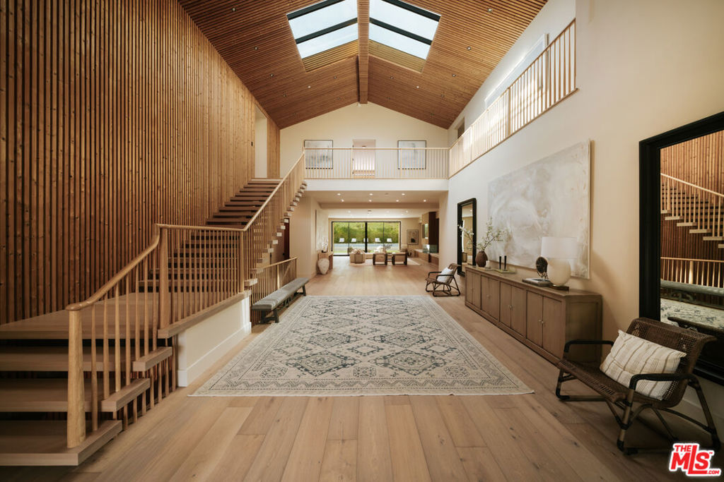 5287 Round Meadow Road