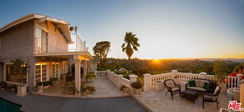 Photo of 20967 Bandera Street, Woodland Hills, CA 91364 (MLS # 25584499) Photo of 20967 Bandera Street, Woodland Hills, CA 91364 (MLS # 25584499)