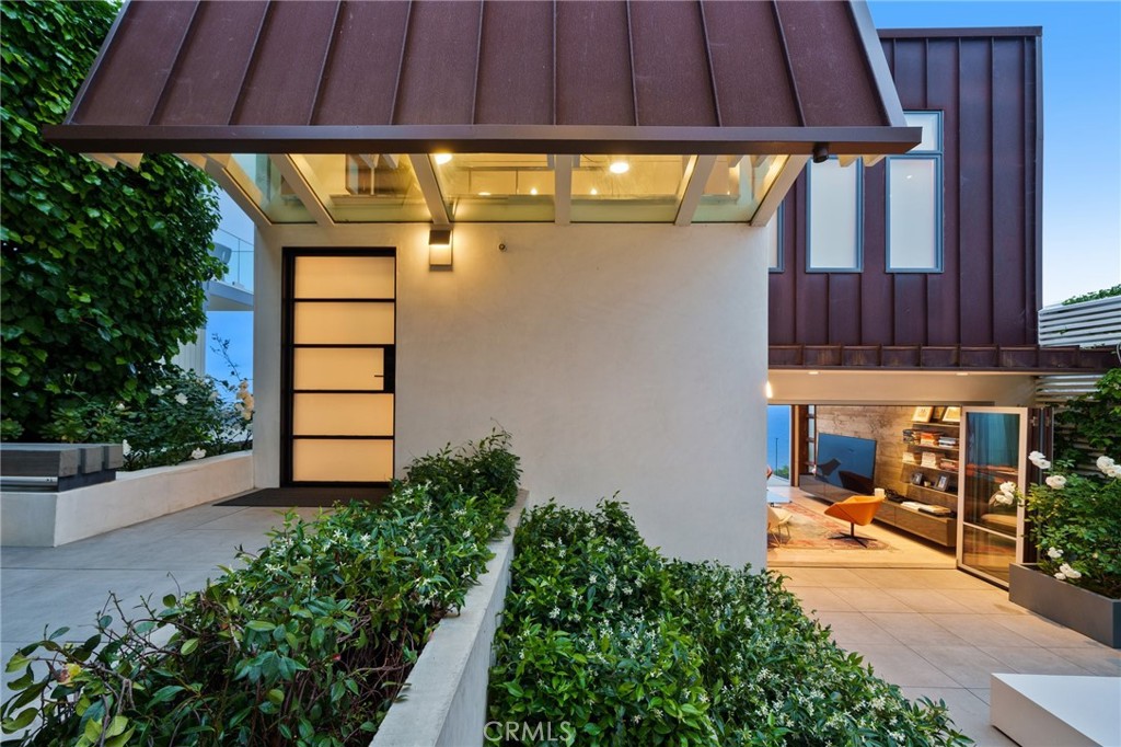2517 Iris Way
