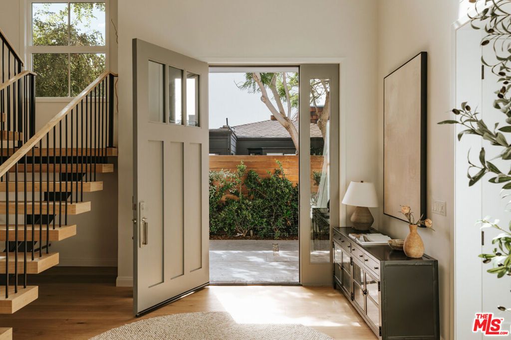 Photo of 1726 Pier Avenue, Santa Monica, CA 90405 (MLS # 25602073)