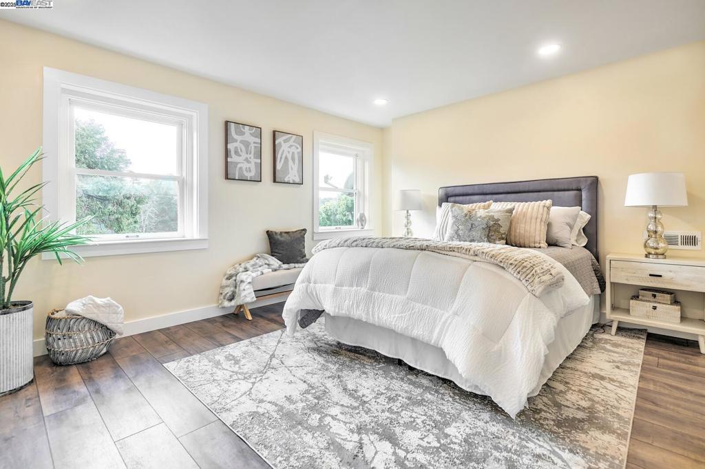 OAKLAND - Residential