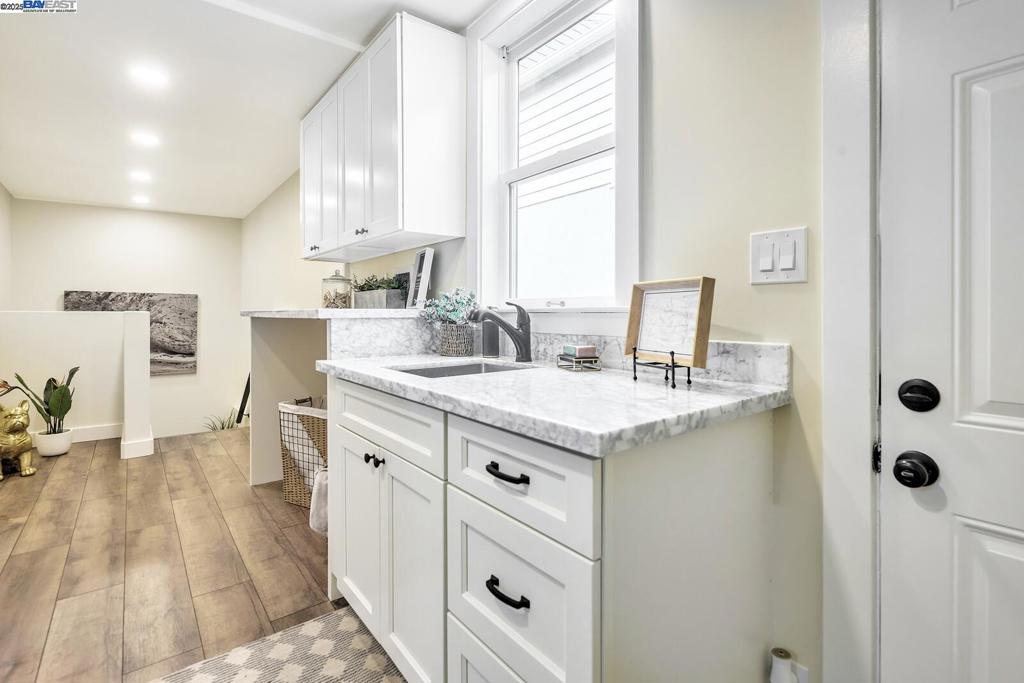 OAKLAND - Residential