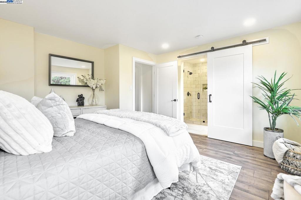 OAKLAND - Residential