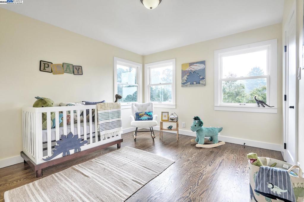 OAKLAND - Residential