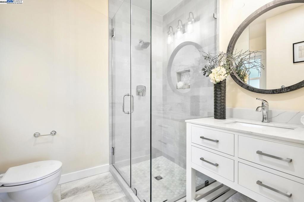 OAKLAND - Residential