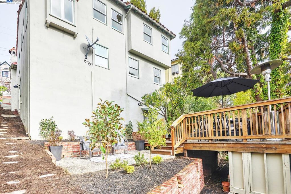 OAKLAND - Residential