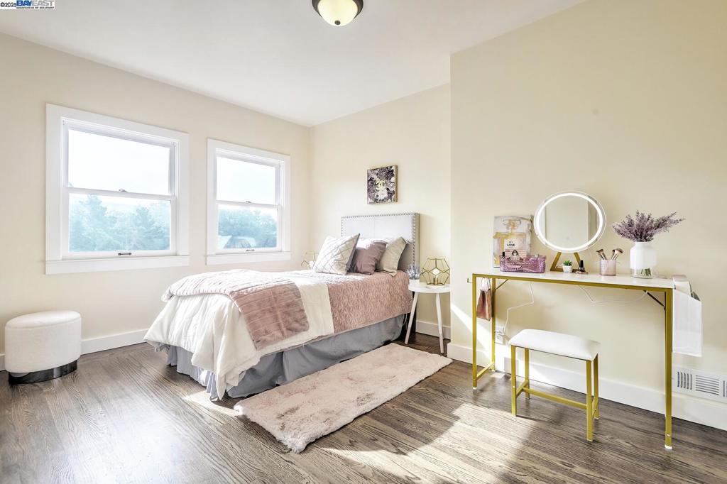 OAKLAND - Residential