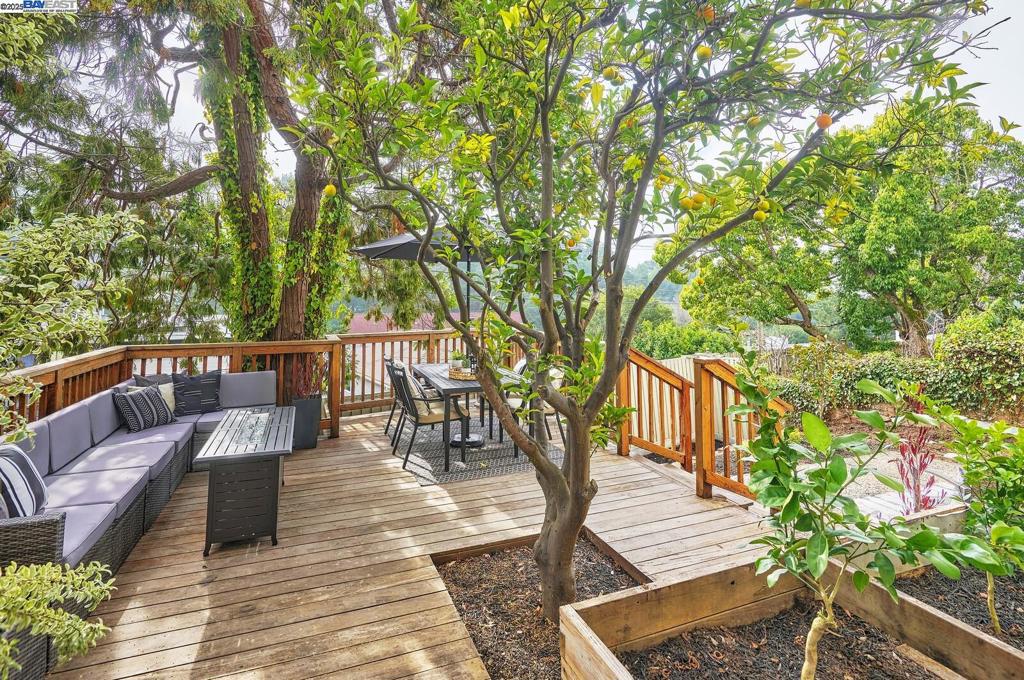 OAKLAND - Residential