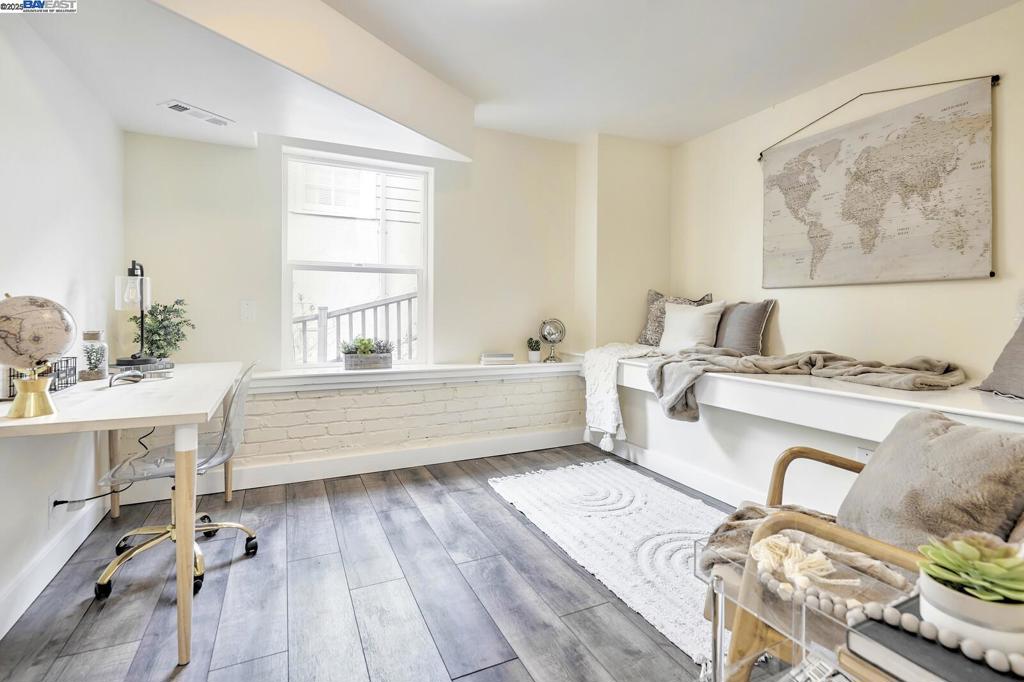 OAKLAND - Residential