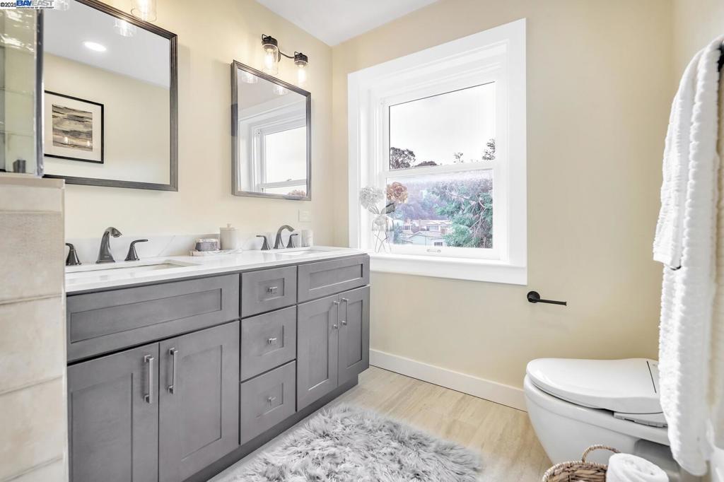 OAKLAND - Residential