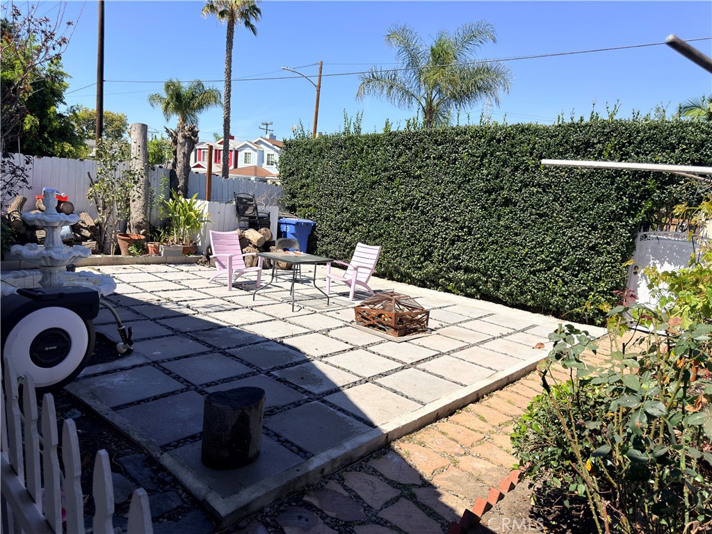 1318 E 100th Street