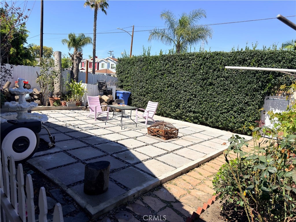 1318 E 100th Street